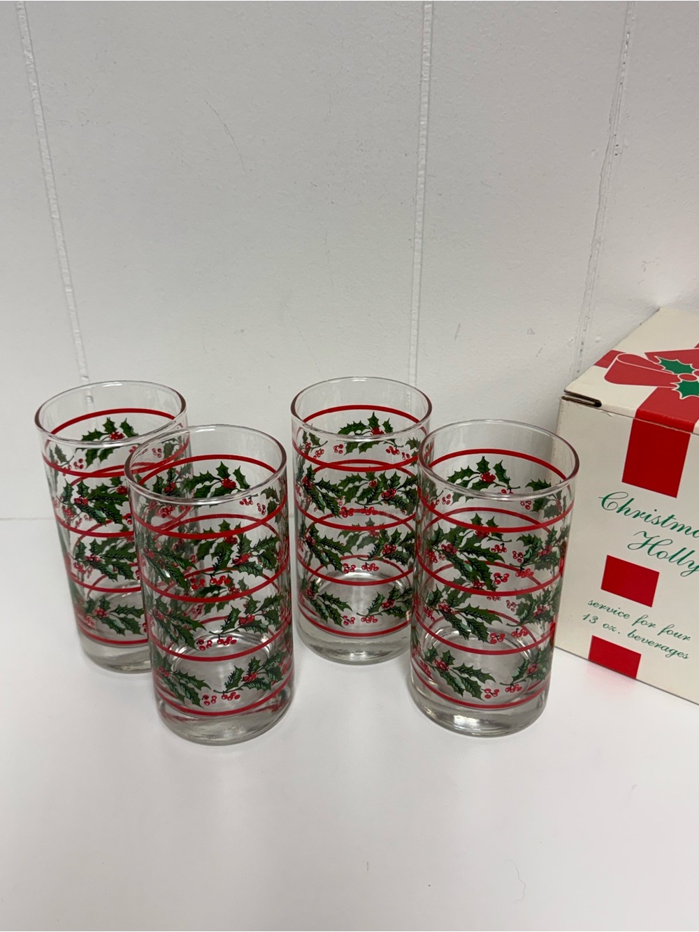 Vintage Indiana Glass Christmas Holly Tumbler Glasses (Set of 4) Boxed NOS
